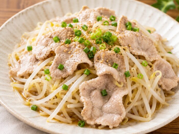 もやしと豚もも肉のレンジ蒸し